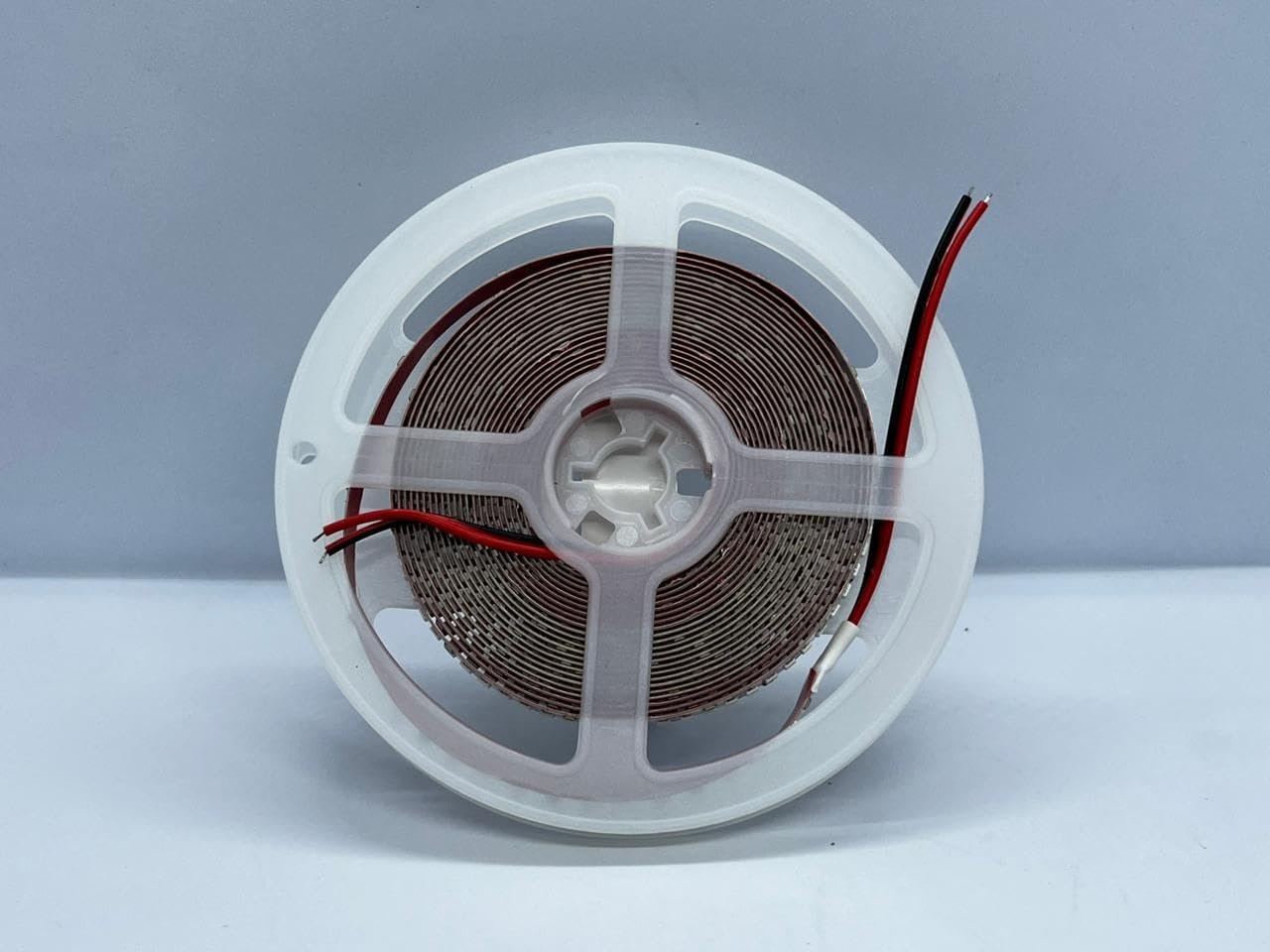 بكرة شريط اضاءة LED مرنة، 5 متر، 240 مصباح، 12 فولت، دودة، مع تثبيت خلفي لاصق (دود) - صورة 2