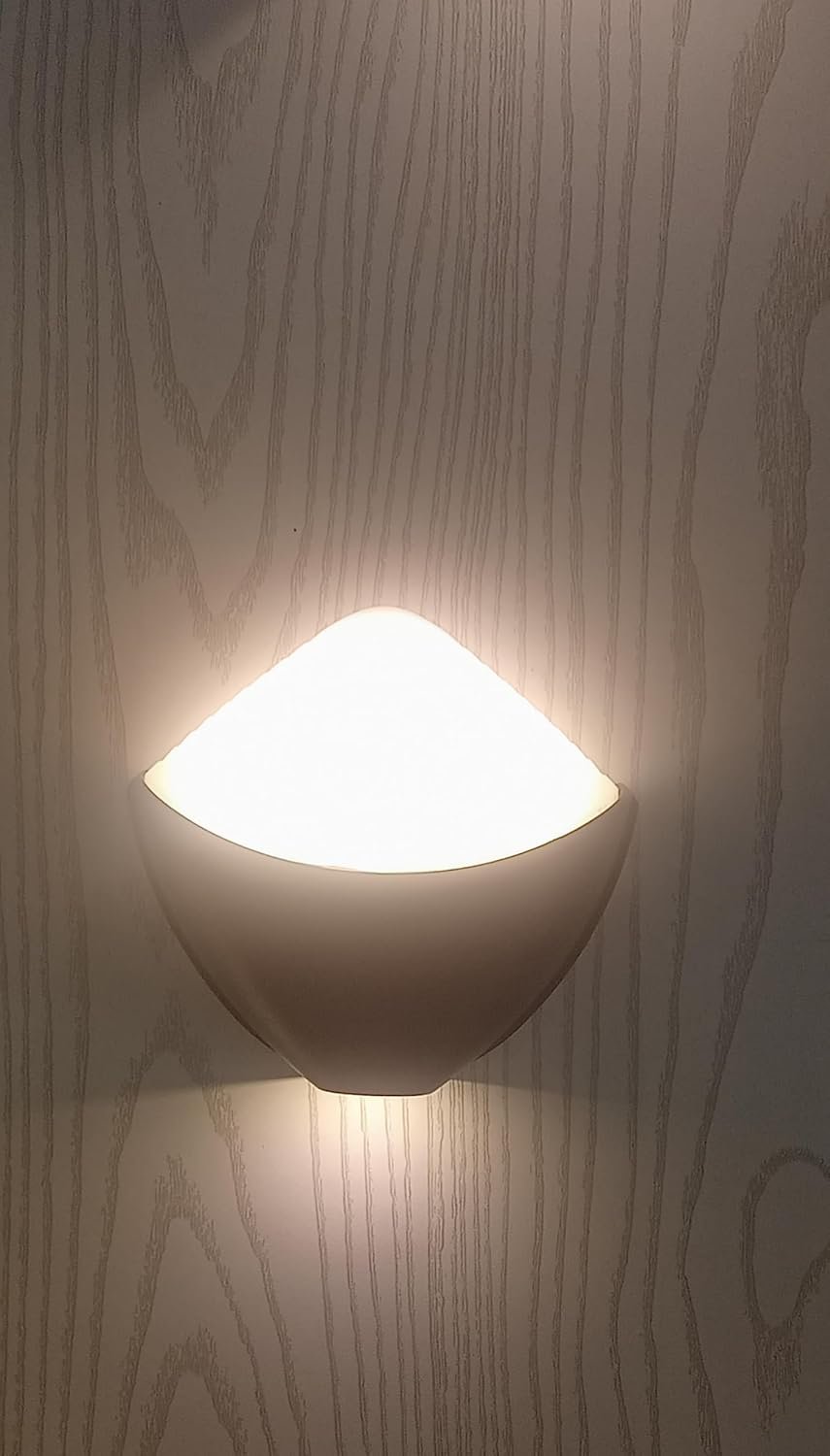 أبليك حائط LED مودرن، 6 وات، إضاءة صفراء دافئة، لون أسود وأبيض، أبعاد 10×10×7 سم، للاستخدام الداخلي والخارجي - صورة 4