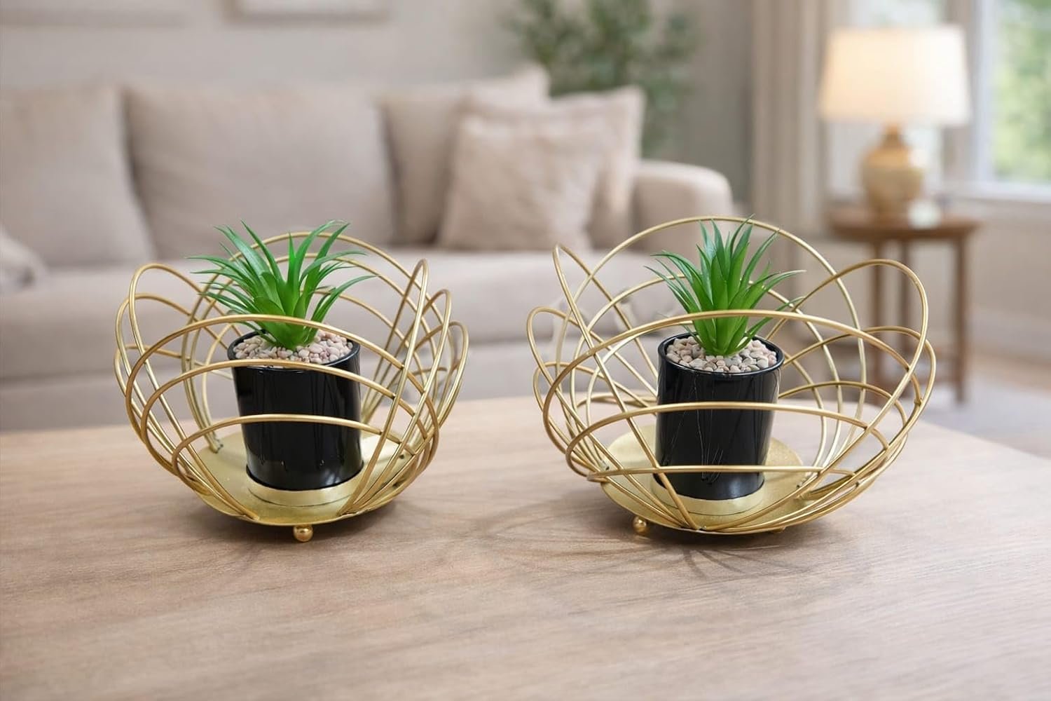 ديكور نبات صناعي مع أصيص داخل حامل معدني ذهبي – طقم 2 قطعة تصميم عصري أنيق لتزيين الطاولة والمطبخ وغرفة المعيشة – نبات زينة صغير ديكور للمنزل والمكتب متعدد الاشكال والالوان - صورة 4