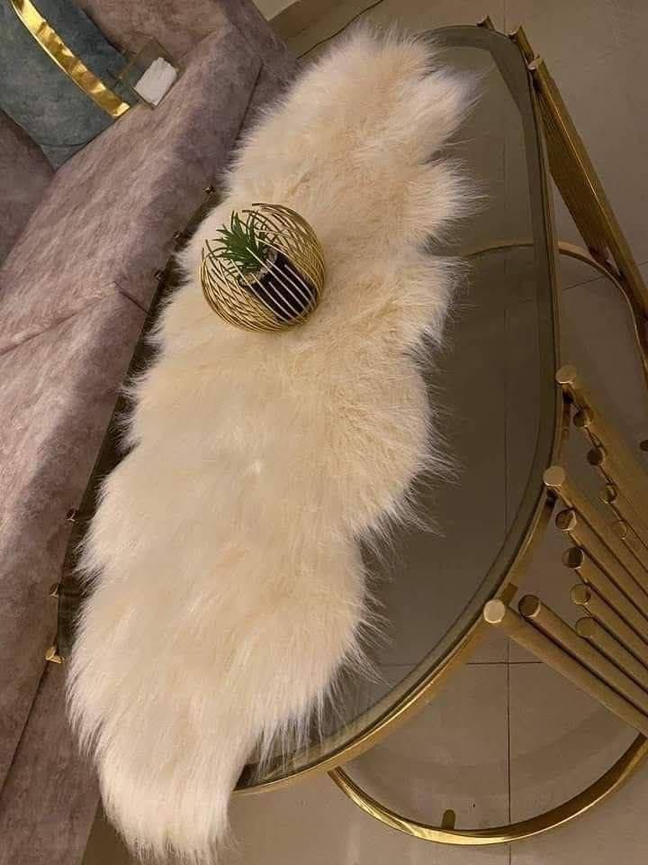 جيني مفرش من الفرو الصناعي، غطاء مرتبة منفوش ناعم، كريمي، 150 × 30 سم، متعدد الاغراض لطاولة الزينة او مفرش السرير، .br - صورة 2