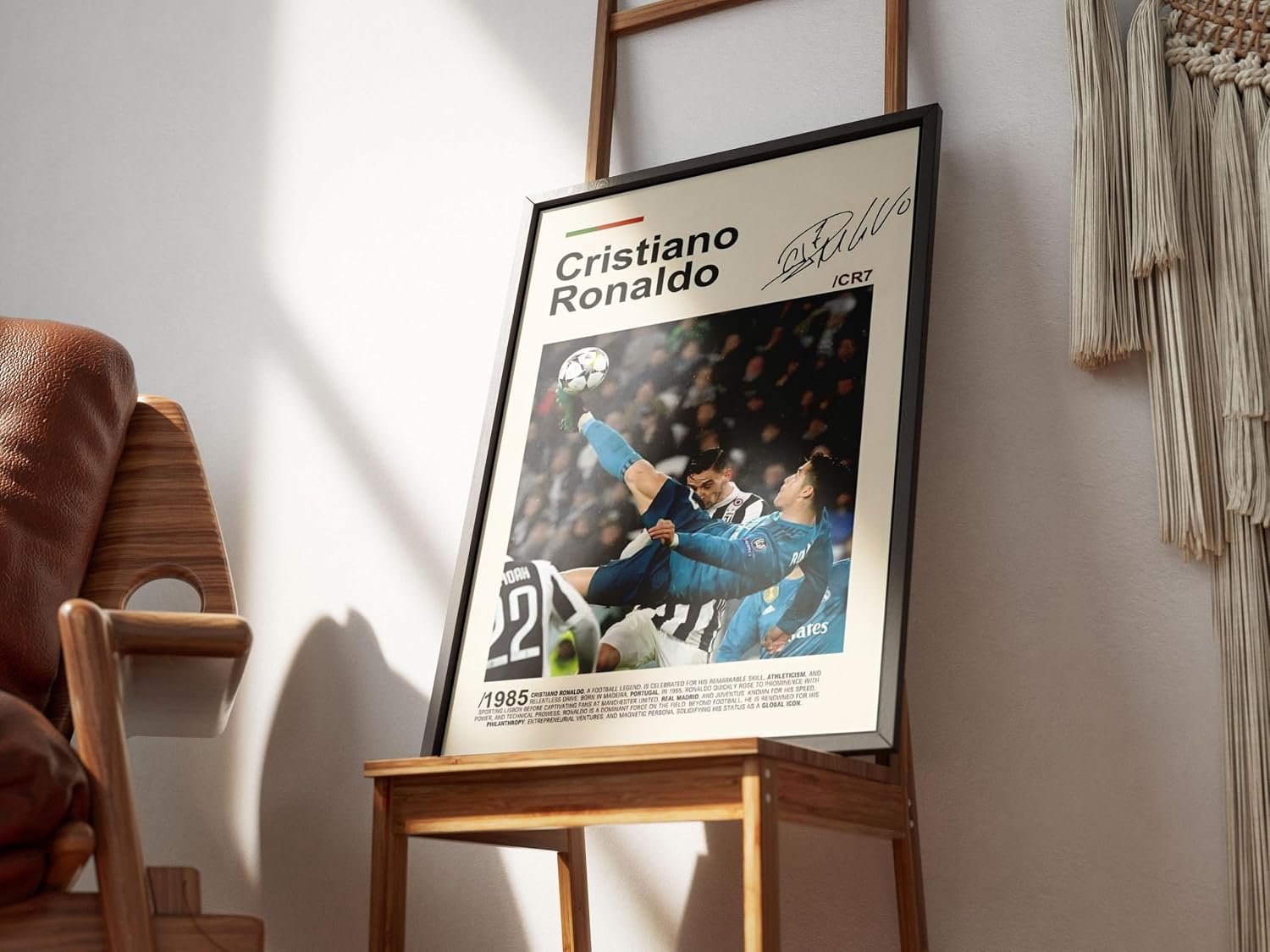 سي بوستر لكريستيانو رونالدو CR7 في أروع إنجازاته التاريخية في نادى ريال مدريد، بإطار عصري بتصميم رياضي 40 × 30 سم، أسود - صورة 4