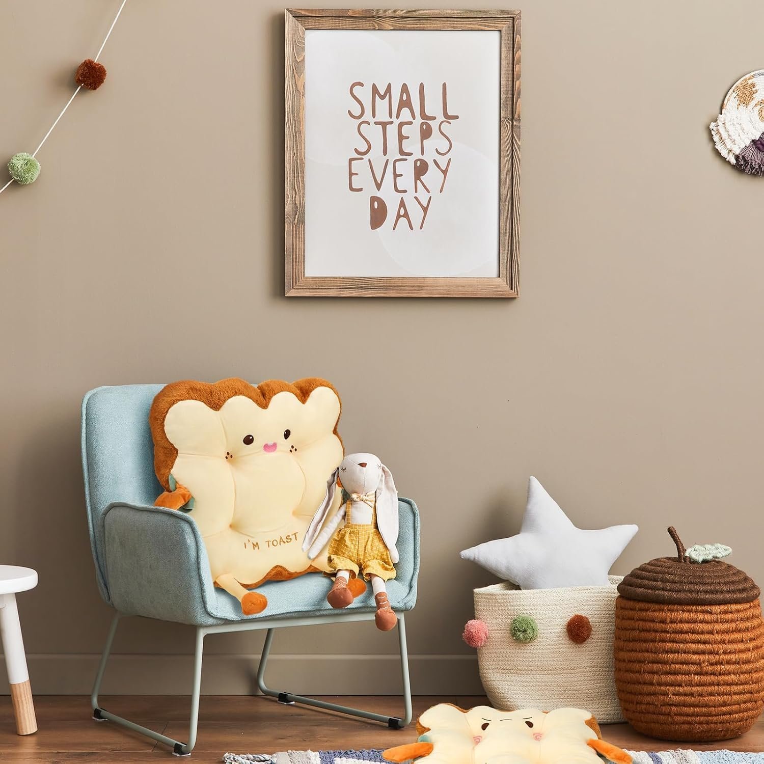 Cute Decorative Throw Pillow Cushion 40x40 cm Soft Plush Comfort Cushion, 10cm Thick Stylish Home Decor Accent Pillow for Sofa, Bedroom, Living Room, Cozy Aesthetic Room... - صورة 3