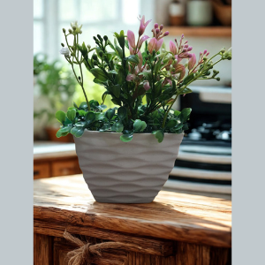 مزهرية زرع صغيرة مربعة